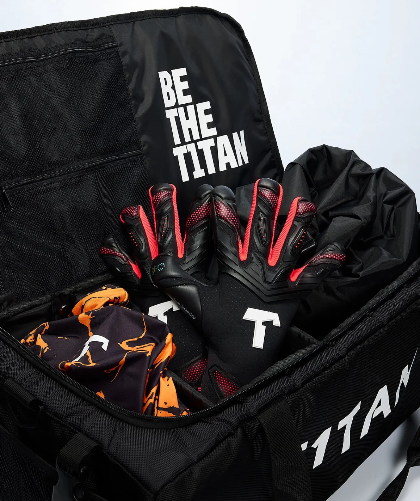 T1TAN Tassen^Sportsbag zwart